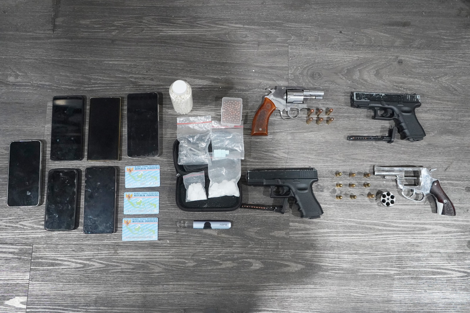 Bukan Sekadar Jaringan Narkoba, Polda Metro Jaya Temukan 2 Senjata Api dan 2 Airsoft Gun