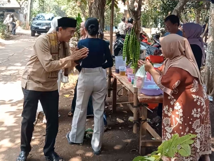 Nomor 1 Markun Hidayat Keliling TPS, Pilkades Cikarageman Berlangsung Kondusif