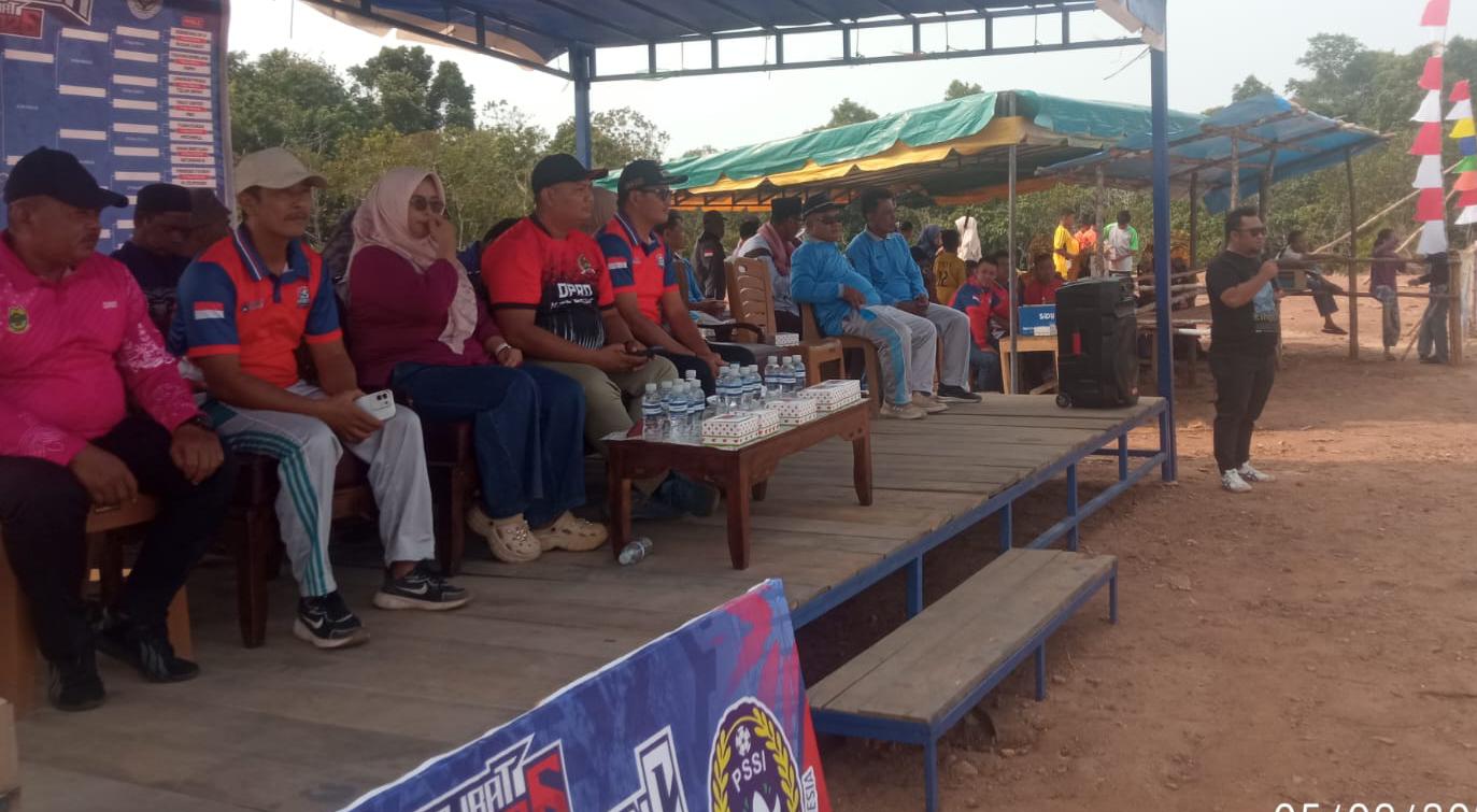 PLT Camat Singkep barat hadiri pembukaan Mini Soccer Tanjung irat ke-V,